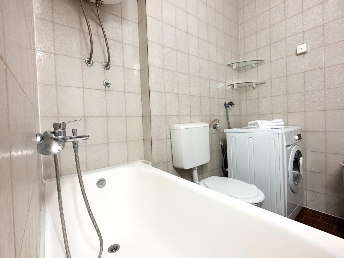 Apartment D-Moll Sutomore Luaran gambar